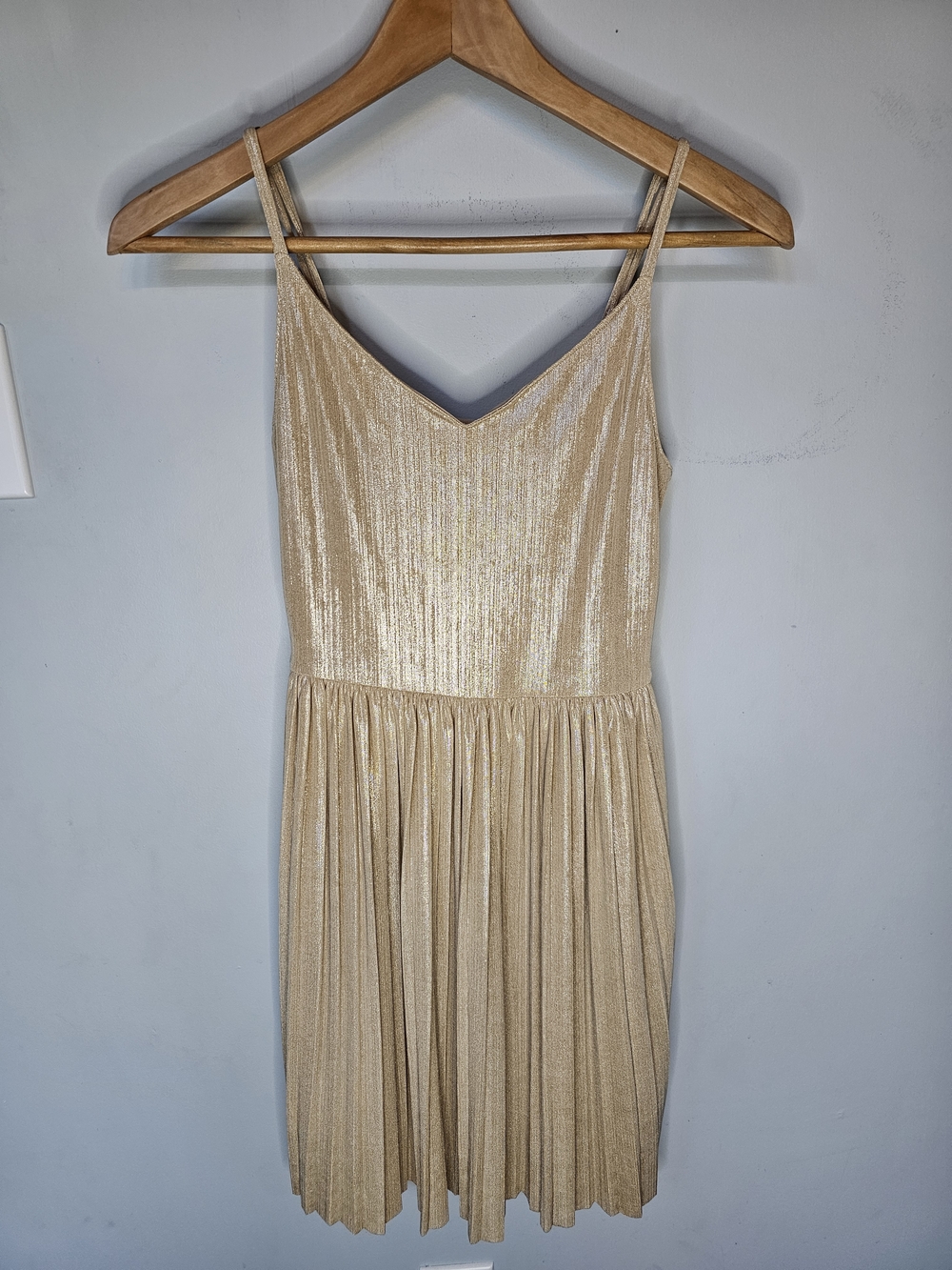 Hollister Gold Metallic Pleated Mini Dress Spaghetti Strap XS Party Dress
